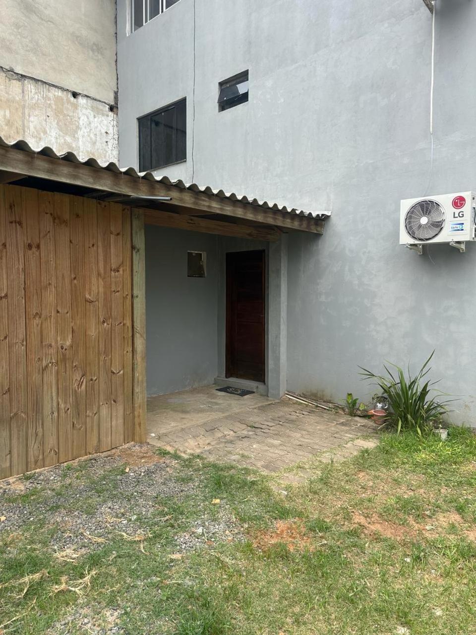 Sobrado Com Terraco E Area De Churrasqueira. Torres Exterior foto